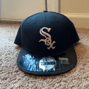 New Era Fitted. 7 1/2. 8/10 lightly worn.